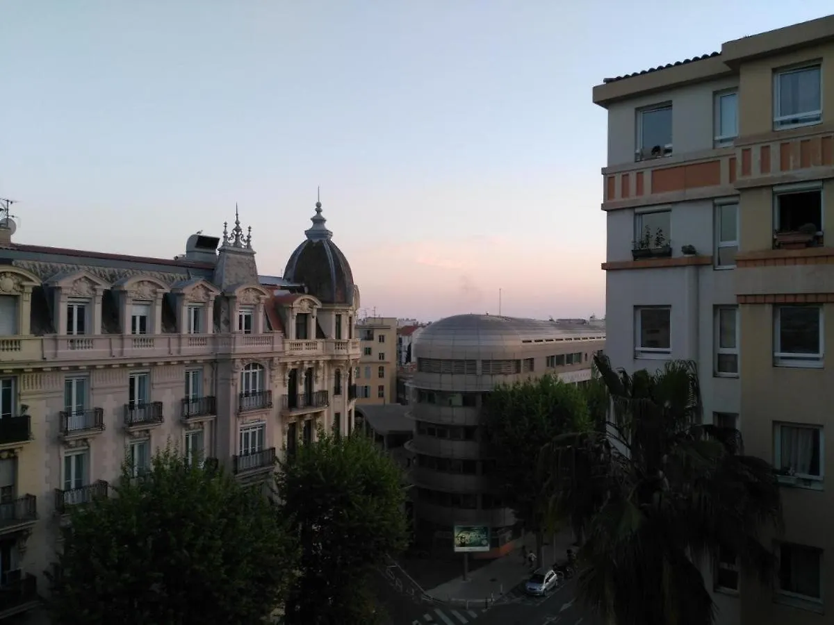 A & H Rooms + Wifi Nice France