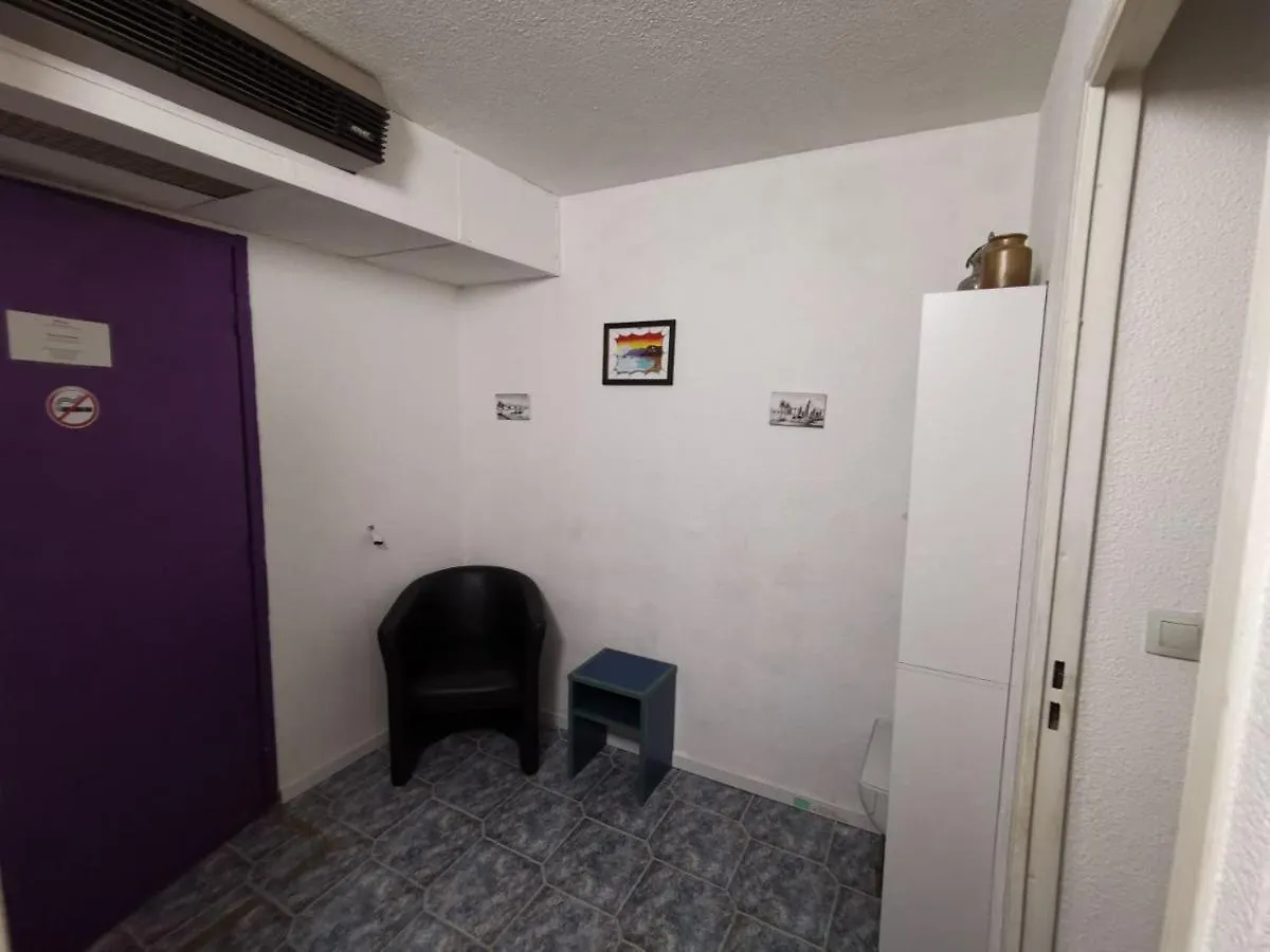 Homestay A & H Rooms + Wifi Nice