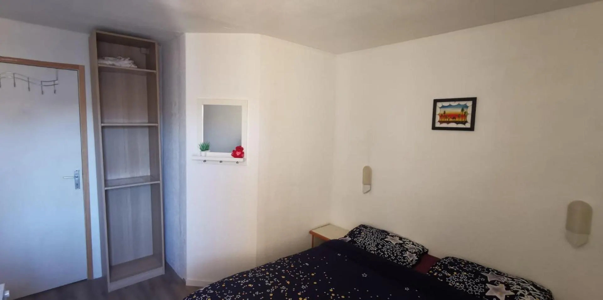 A & H Rooms + Wifi Nice 0*,