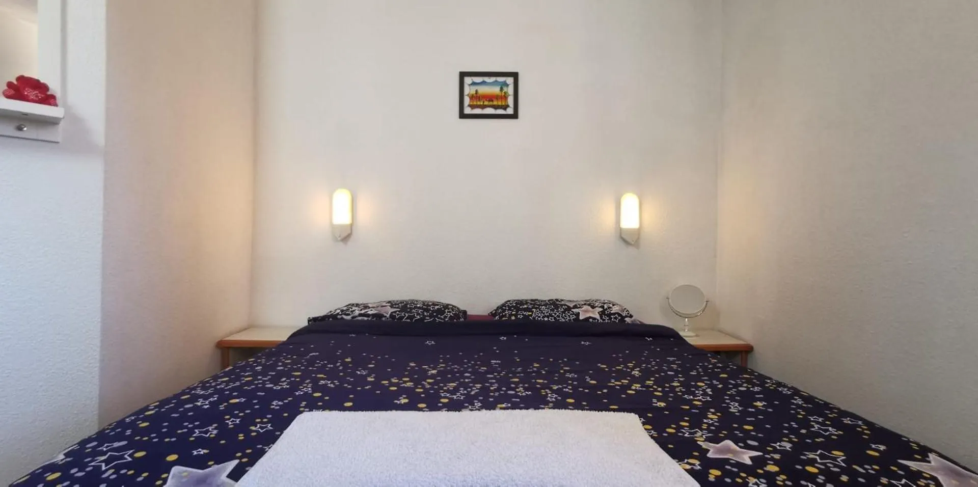 A & H Rooms + Wifi Nice Homestay