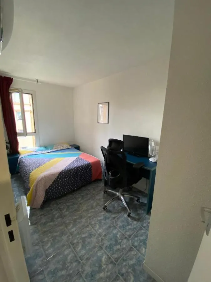 A & H Rooms + Wifi Nice