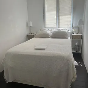Alloggio in famiglia Location De Privee Dans Securisee Privee,parking Gratuit , 1 Minute Du Tramway, A 9 Minute Du Centre Ville, Accessible A Plusieurs Transports, Nizza