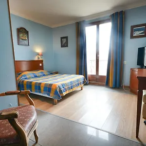 Hostel Baccarat, Nice